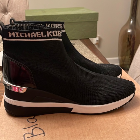 Michael Kors wedge Black size 9 - Picture 1 of 5